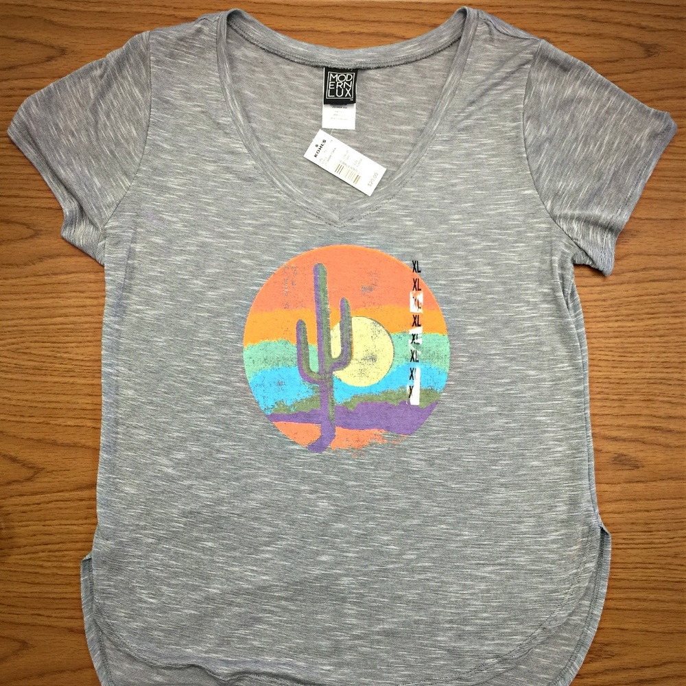 Kohl's Modern Lux Gray Cactus Sunset T-Shirt